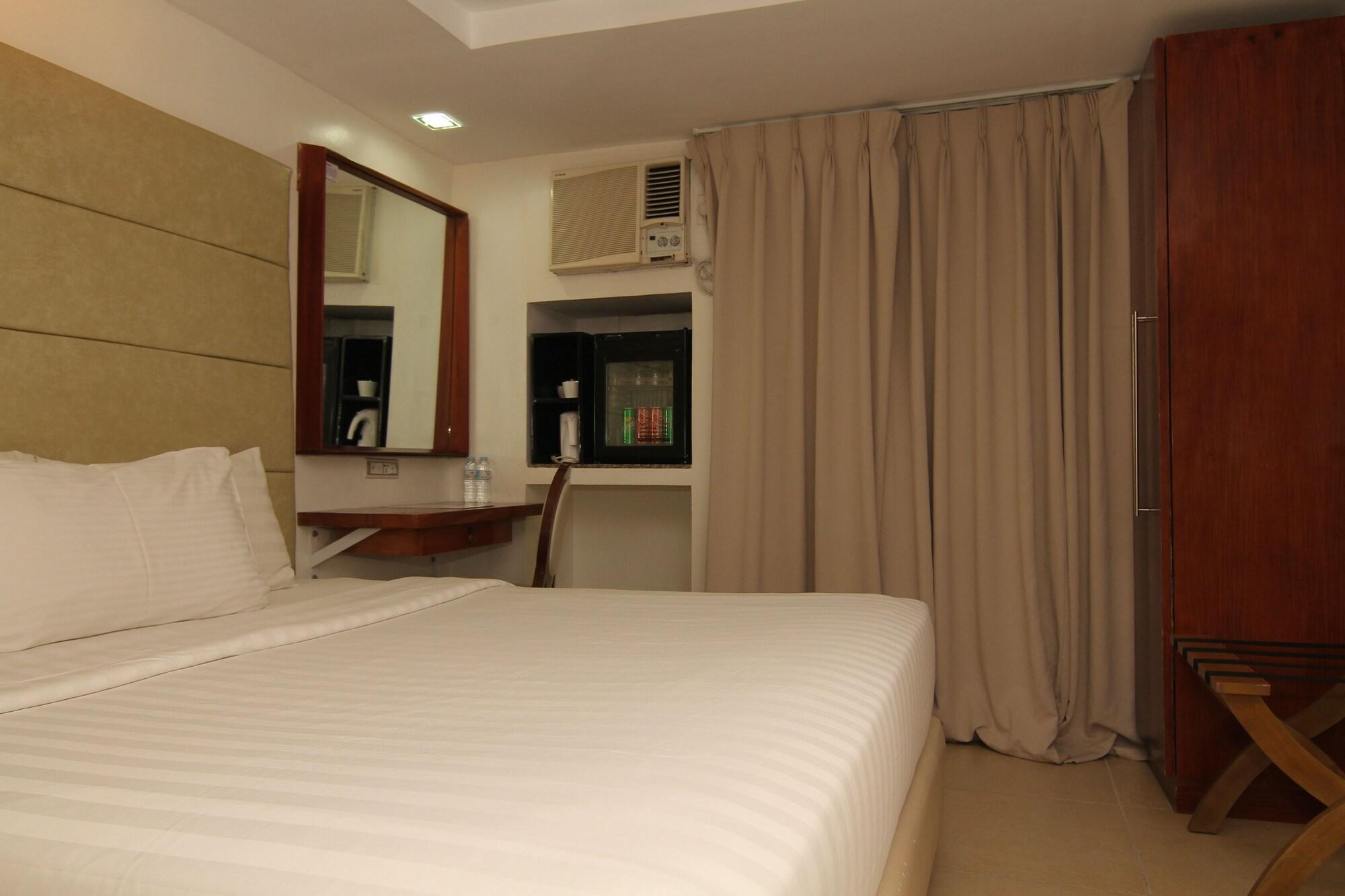 Wellcome Hotel Cebu Bagian luar foto