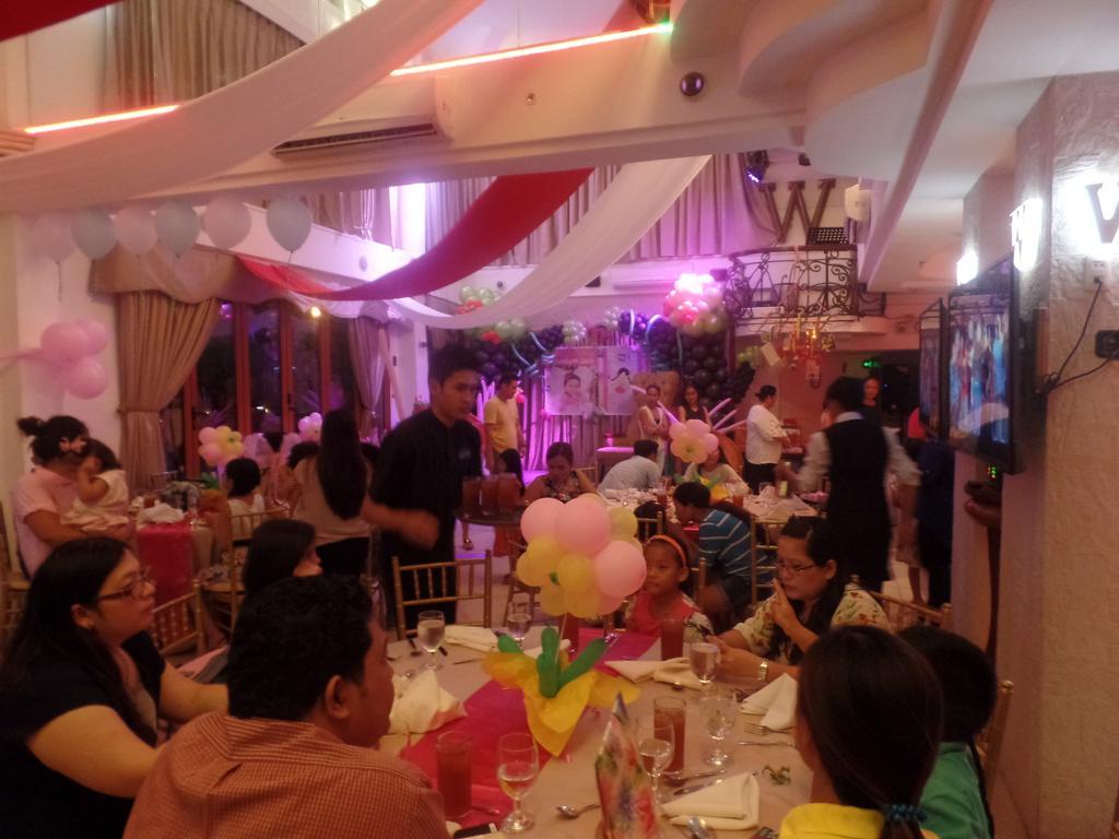 Wellcome Hotel Cebu Bagian luar foto