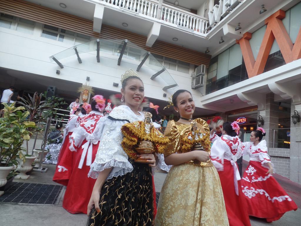 Wellcome Hotel Cebu Bagian luar foto