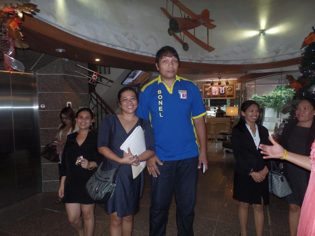 Wellcome Hotel Cebu Bagian luar foto