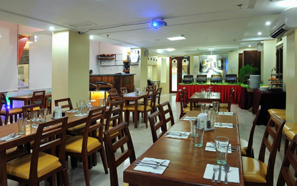 Wellcome Hotel Cebu Bagian luar foto