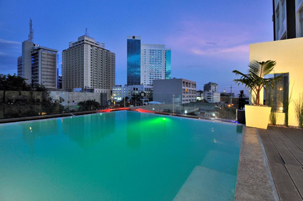 Wellcome Hotel Cebu Bagian luar foto
